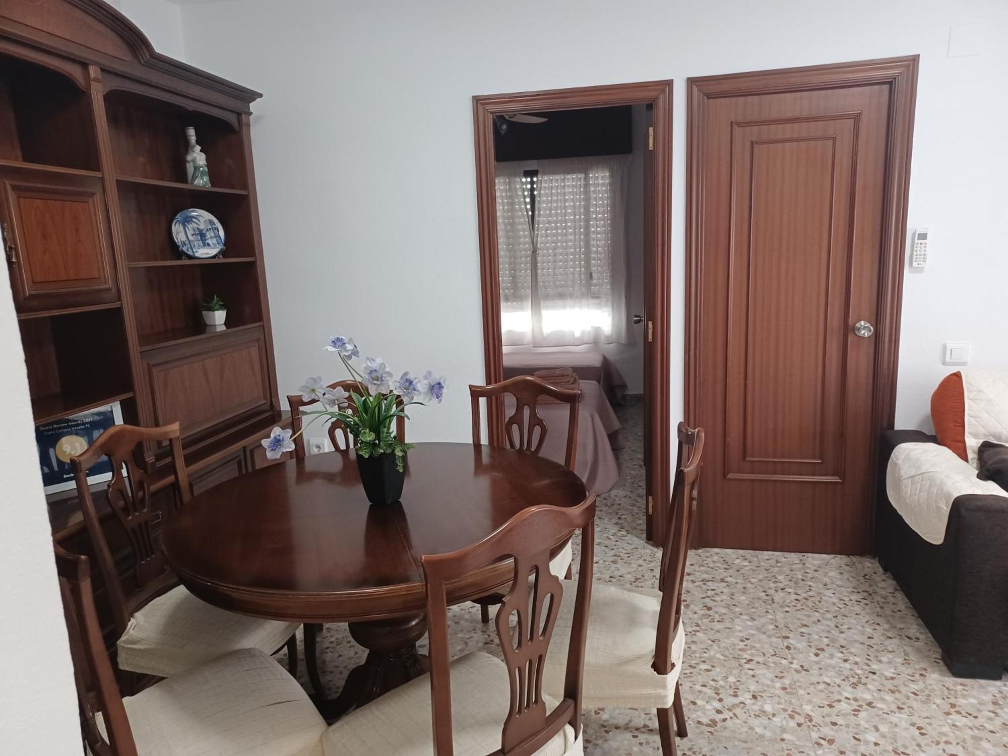 Apartment Poeta Campos Vasallo 19 *